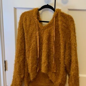 Free people lightweight yellow pullover ⚡️